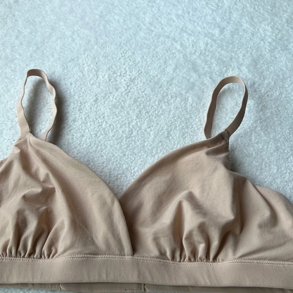 SKIMS Fits Everybody Crossover Bralette